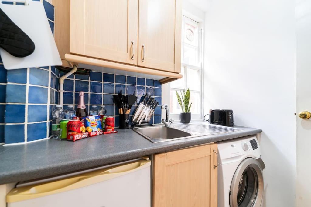 Beautiful One Bedroom Flat In Tavistock Place ロンドン エクステリア 写真