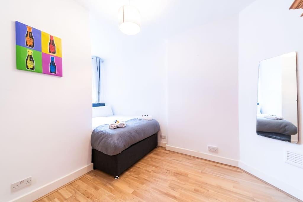 Beautiful One Bedroom Flat In Tavistock Place ロンドン エクステリア 写真