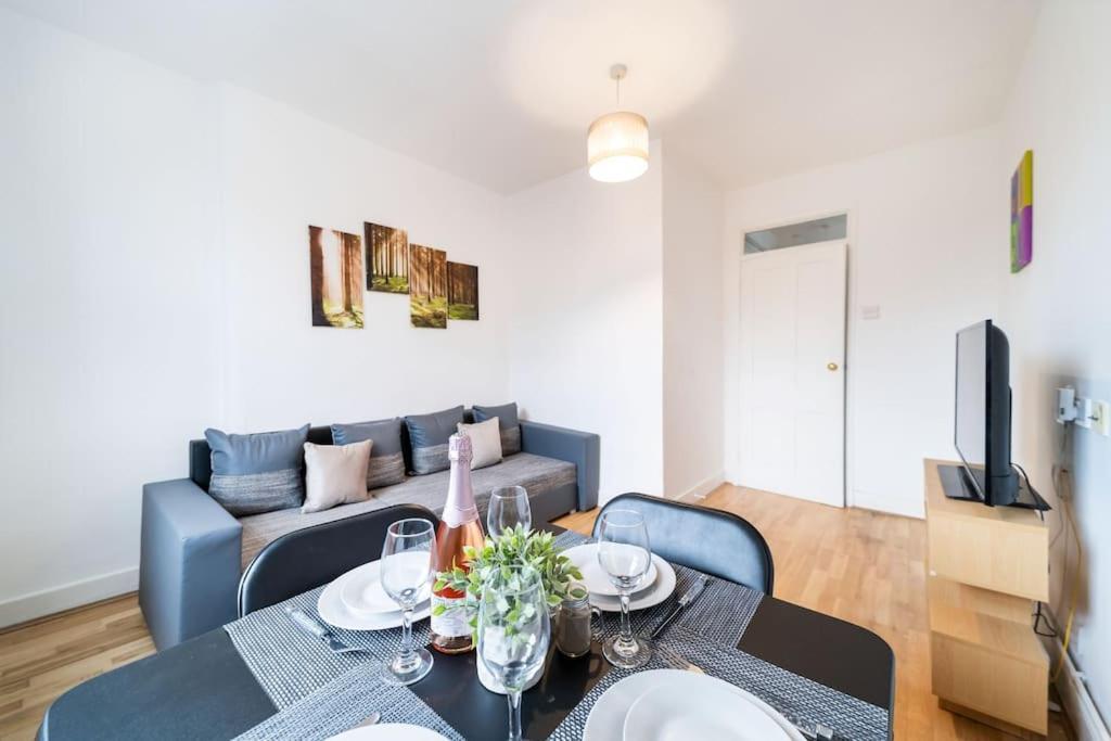 Beautiful One Bedroom Flat In Tavistock Place ロンドン エクステリア 写真