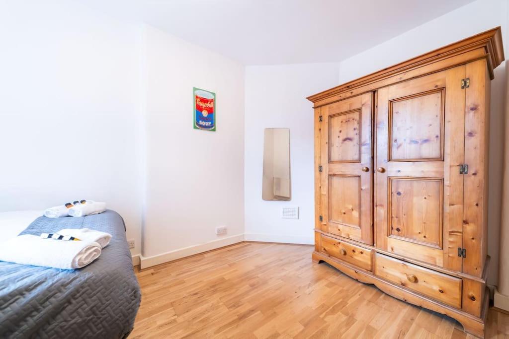 Beautiful One Bedroom Flat In Tavistock Place ロンドン エクステリア 写真